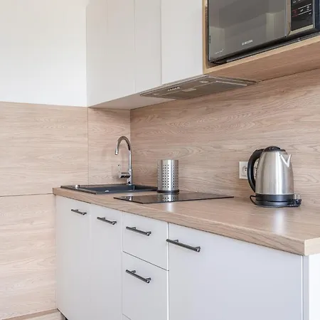 Rentplanet - Dyrekcyjna Apartamento