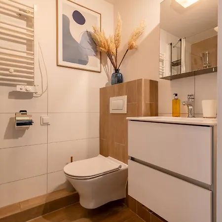 Rentplanet - Dyrekcyjna Apartamento *