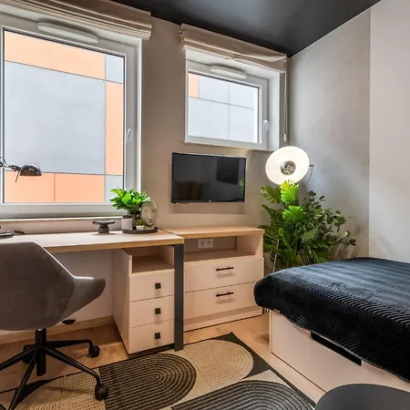 Rentplanet - Dyrekcyjna Apartamento Breslavia