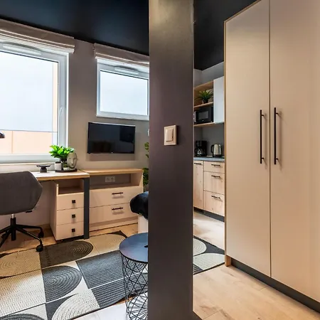 Rentplanet - Dyrekcyjna Apartamento